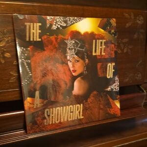 Taylor Swift The Life Of A Showgirl